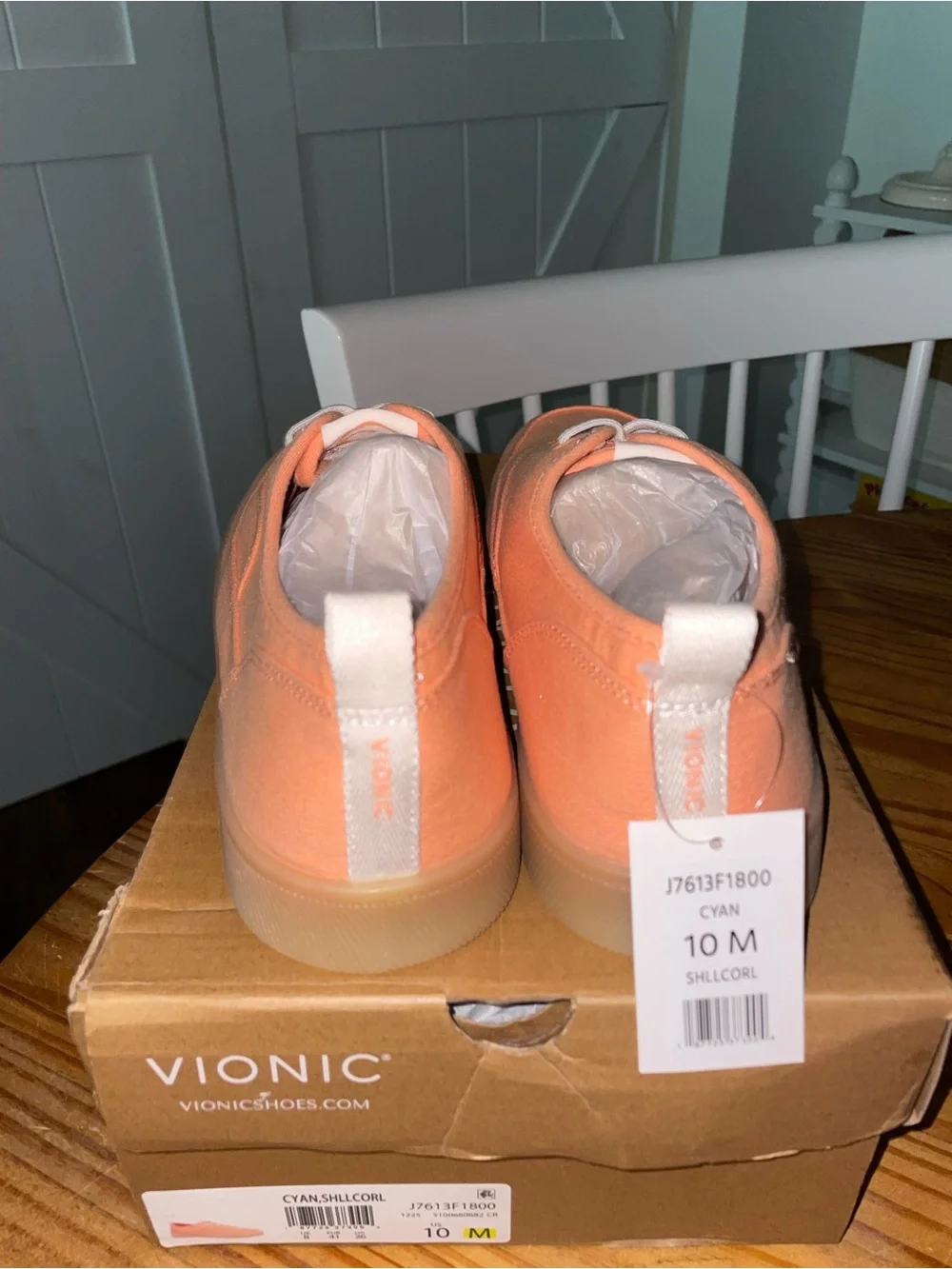 Vionic Women's Beach Cyan Slip On Sneaker In shell coral Sz 10M NWB
